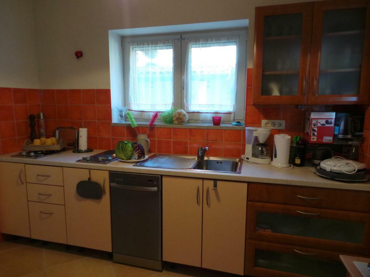Apartments Rita Ловран Екстериор снимка