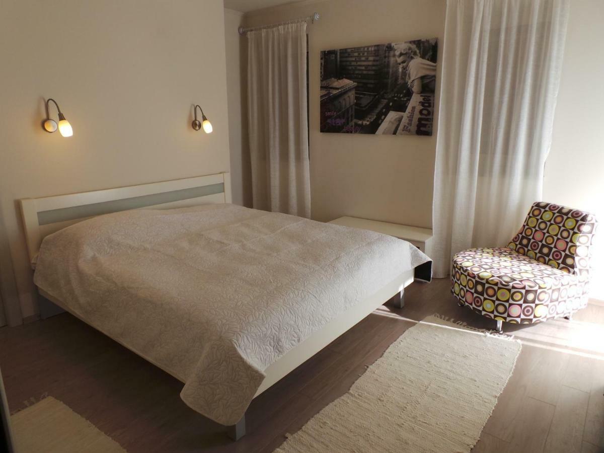 Apartments Rita Ловран Екстериор снимка