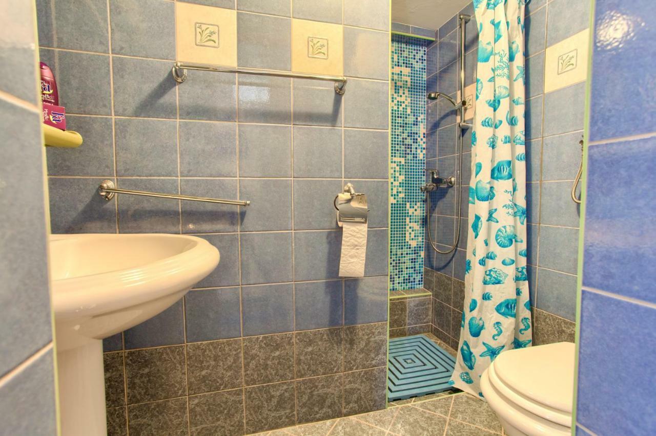 Apartments Rita Ловран Екстериор снимка