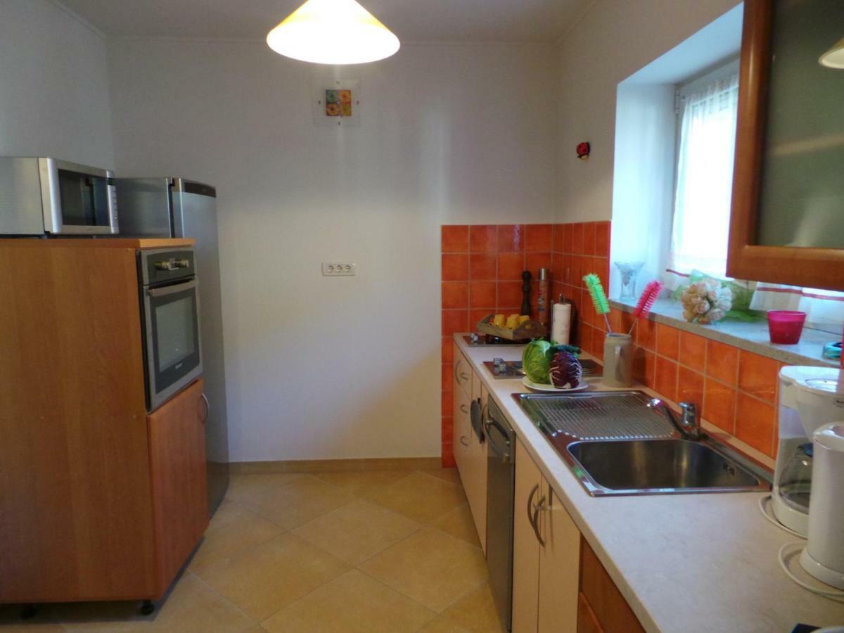 Apartments Rita Ловран Екстериор снимка