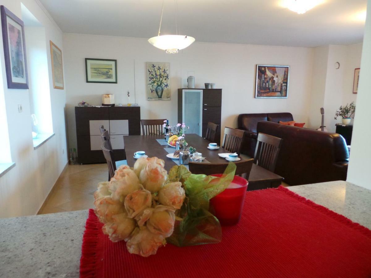 Apartments Rita Ловран Екстериор снимка
